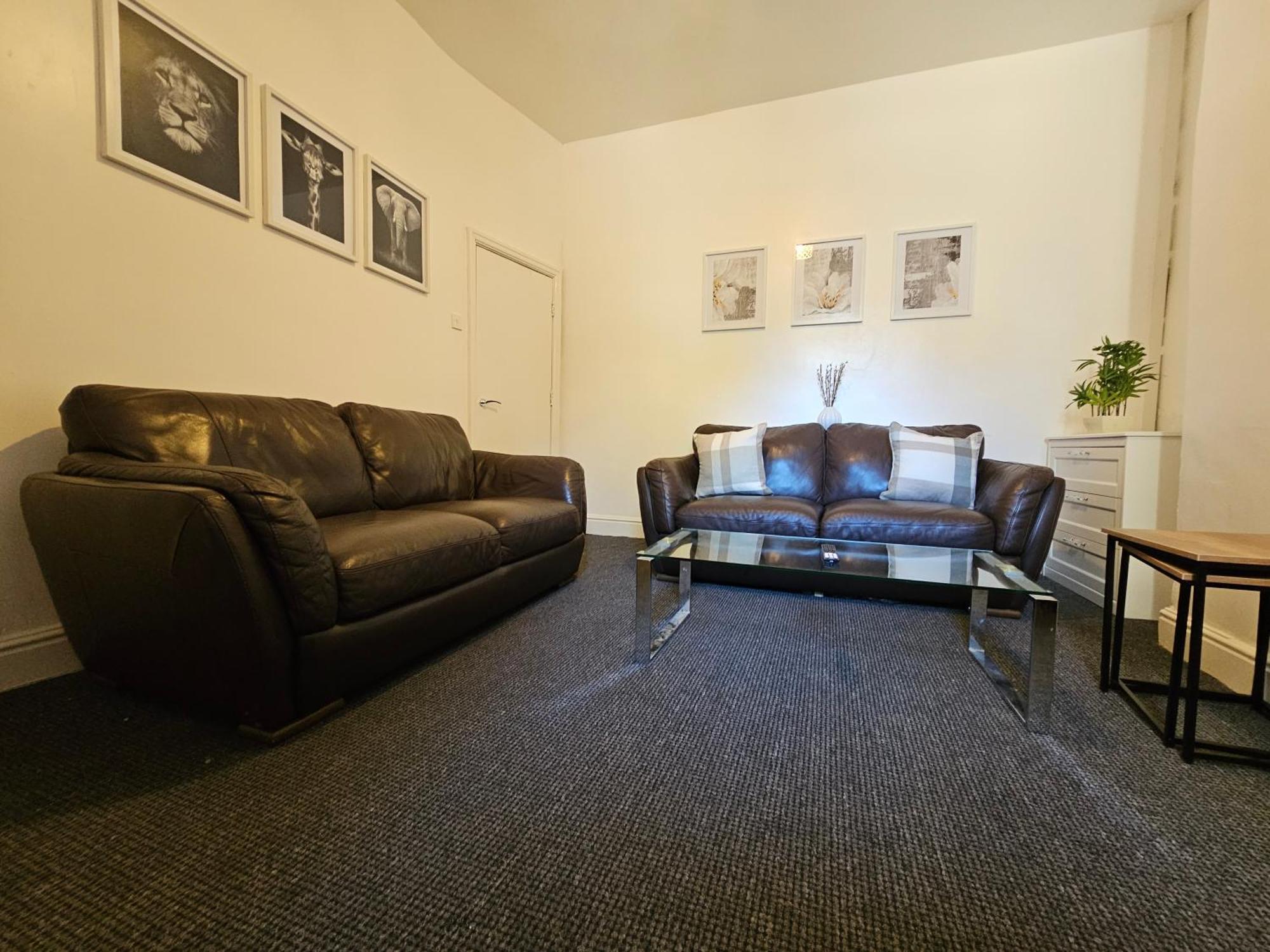 Вилла Convenient 3 Bed, Pr1 Near Uclan N Train Station Престон Экстерьер фото